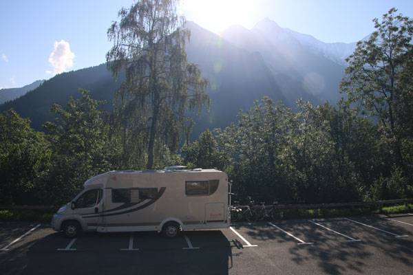 Parkplatz in Saint-Nicolas mit Mont Blanc