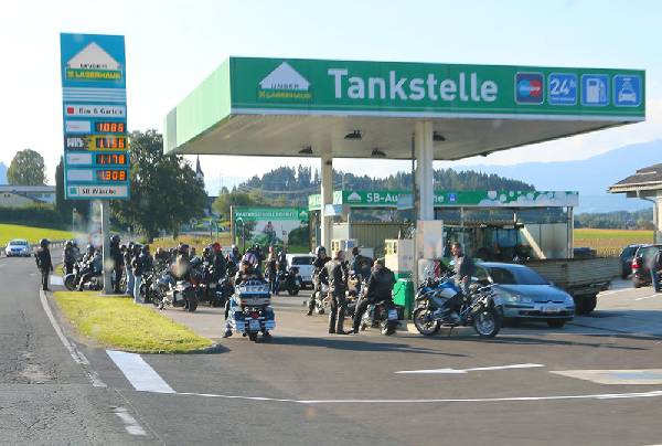 Andrang an der Tankstelle