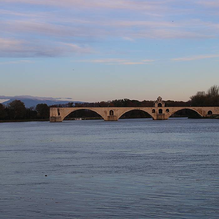 Sur lo Pont d Avignon...